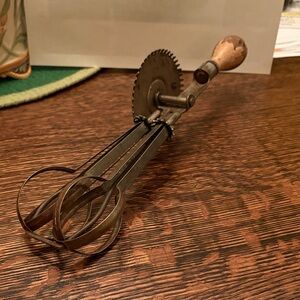 Vintage Hand Crank Egg Beater - Metal & Wood